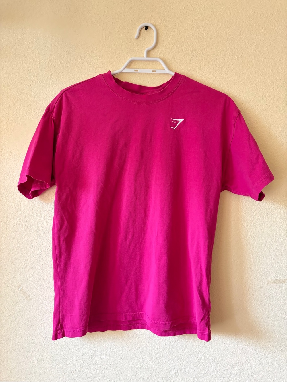 Gymshark Pink Magenta Logo Tee Athletic Workout Training Gym Casual Athleisure - Picture 2 of 9